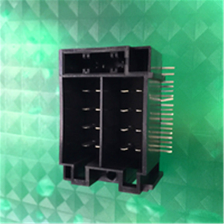 <广东厂家连接器供应> 汽车连接器16PIN/18PIN 90度卧式贴板式连接器