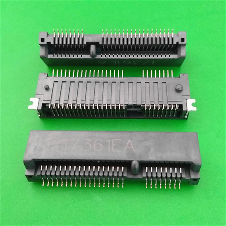 连欣科技-MINI PCE-E52PIN贴板式高度：4.0/5.2MM